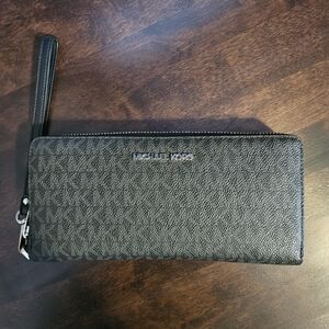 Michael Kors Black and Gray Wristlet Wallet